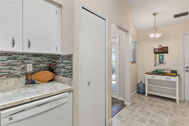 5512 Rosewall Cir, House other with 2 bedrooms, 2 bathrooms and null parking in LEESBURG FL | Image 21