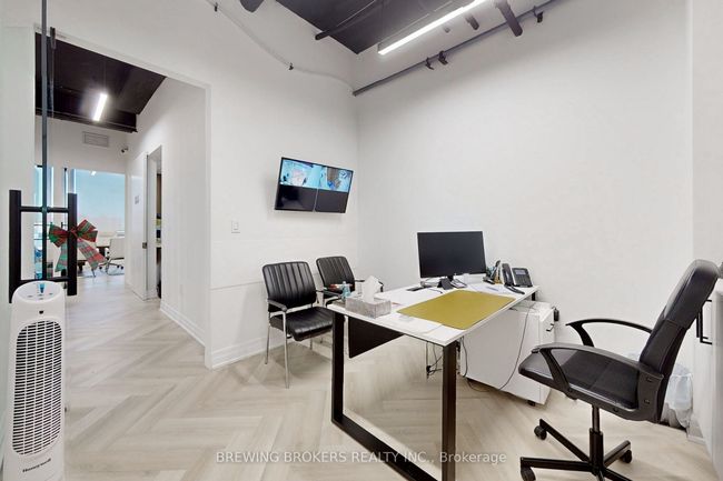 404-406 - 1275 Finch Ave W, Home with 0 bedrooms, 0 bathrooms and 3 parking in North York ON | Image 38
