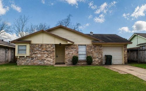 4826 Redfish Reef Dr, Bacliff, TX, 77518-2407 | Card Image