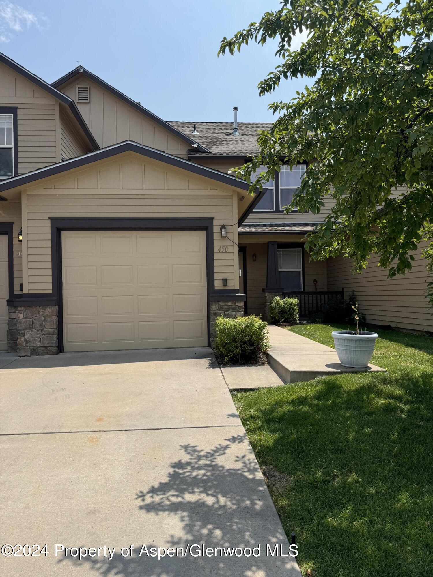Maroon Cir, New Castle, CO 81647