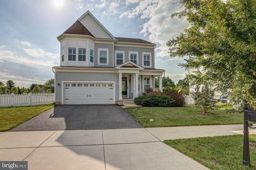 738 Angelou Ave, MIDDLETOWN, DE, 19709-3241 | Card Image