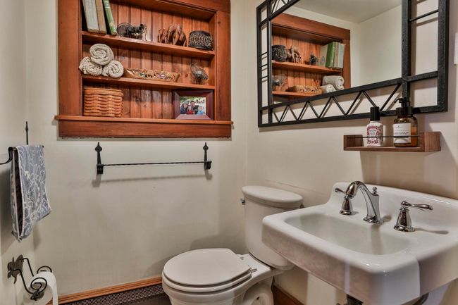 377 Main St, House other with 3 bedrooms, 2 bathrooms and null parking in Francestown NH | Image 28