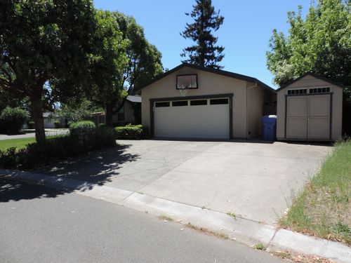 1027 Vassar Dr, Napa, CA, 94558-4136 | Card Image