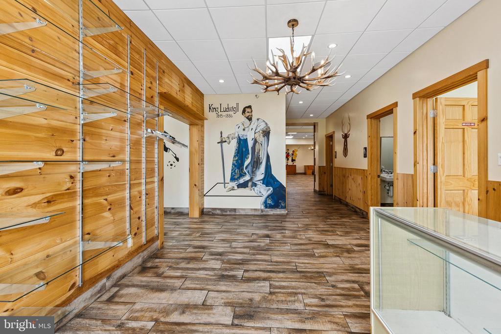 Commercial Sale in ABERDEEN 3