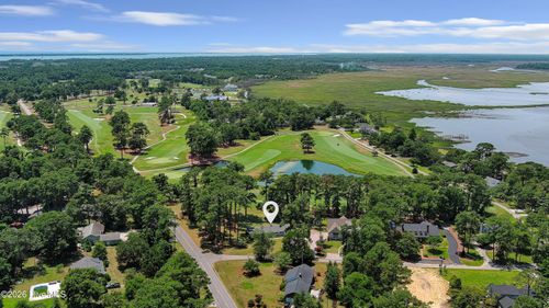 1705 River Dr, Morehead City, NC, 28557-6120 | Card Image