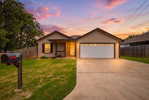 114 Wade St, Whitesboro, TX, 76273-2225 | Card Image