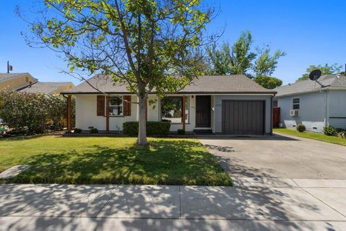 2600 23rd Avenue, Sacramento, CA, 95820 | Card Image