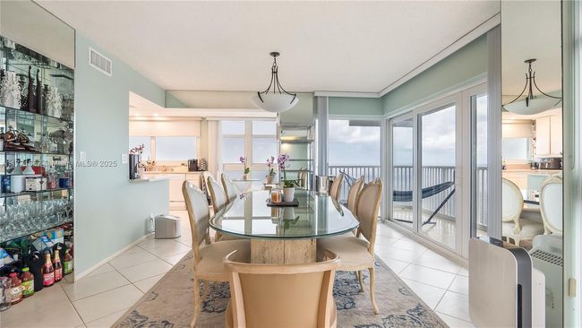 APT-2801 - 1370 Ocean Blvd, Condo with 2 bedrooms, 3 bathrooms and null parking in Pompano Beach FL | Image 9