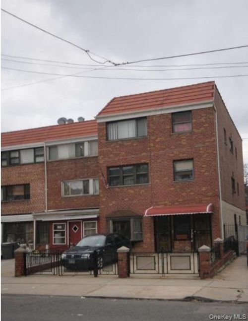 3141 68th St, Woodside, NY, 11377-1224 | Card Image