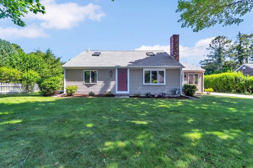 18 Clearview Ave, Falmouth, MA, 02540-2704 | Card Image
