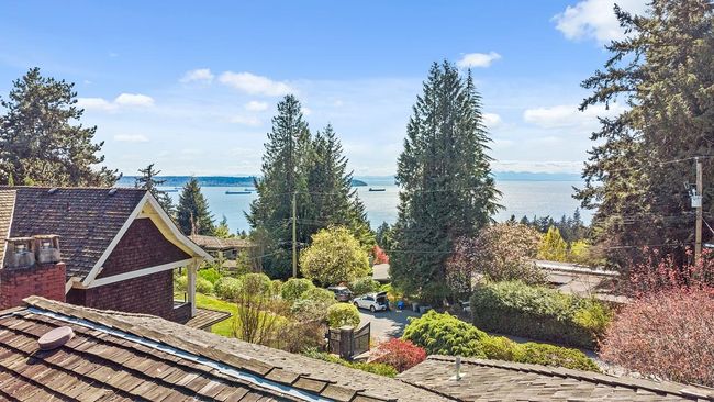 2665 Rosebery Avenue, House other with 4 bedrooms, 2 bathrooms and 2 parking in West Vancouver BC | Image 18