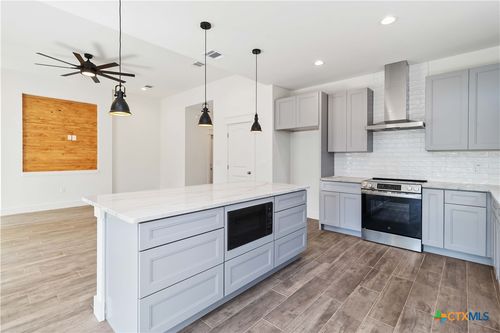 16 Summertime Cir, Wimberley, TX, 78676-2243 | Card Image