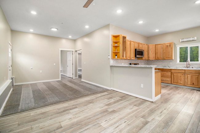 Living/Dining/Kitchen | Image 10