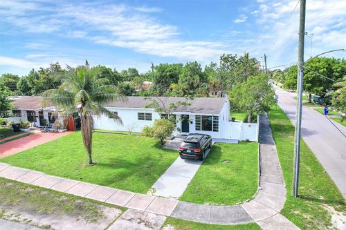 1050-1050 Ne 156th St, North Miami Beach, FL, 33162-5328 | Card Image