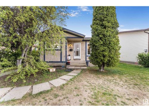1027 61 St Nw, Edmonton, AB, T6L3W2 | Card Image
