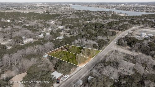 910 Scenic Dr, Granbury, TX, 76048-5932 | Card Image