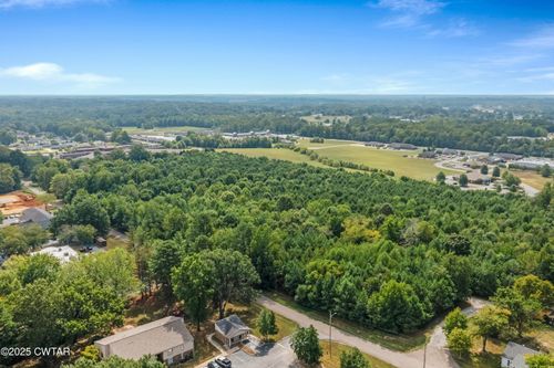 1045 Manley St, Paris, TN, 38242-4915 | Card Image