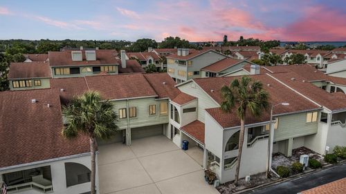 637 Drake Ln N, DUNEDIN, FL, 34698-2551 | Card Image