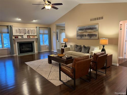 14144 Fairway St, Livonia, MI, 48154-5228 | Card Image