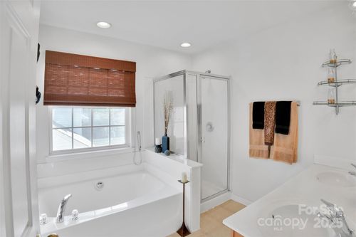 136 Crestwood Dr, Mount Holly, NC, 28120-3001 | Card Image