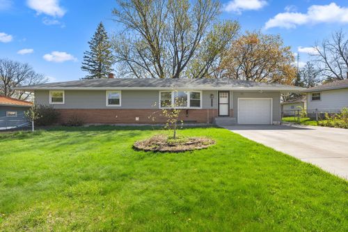 2780 Marion St, Roseville, MN, 55113-2413 | Card Image