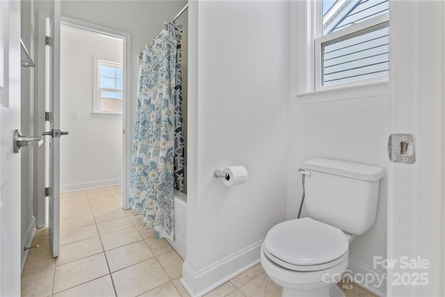 Jack & Jill in Between Bedrooms 3 & 4 | Image 36