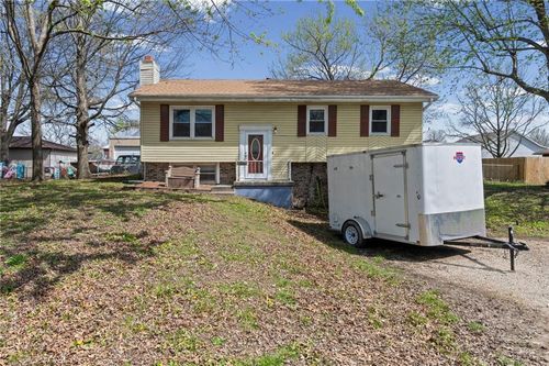 1405 Vine St, Holden, MO, 64040-1806 | Card Image