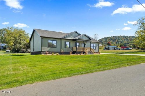 105 Bishop Hollow Rd, Elizabethton, TN, 37643-5547 | Card Image