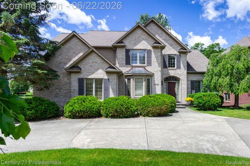 8225 Brookstone Ln, Clarkston, MI, 48348-4475 | Card Image