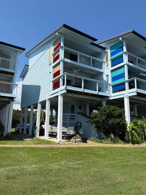 35 Harbour Point Dr, Crawfordville, FL, 32327-4623 | Card Image