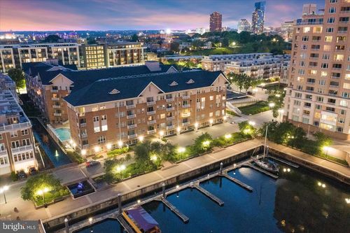 337-23 Pierside Dr, BALTIMORE, MD, 21230-5470 | Card Image