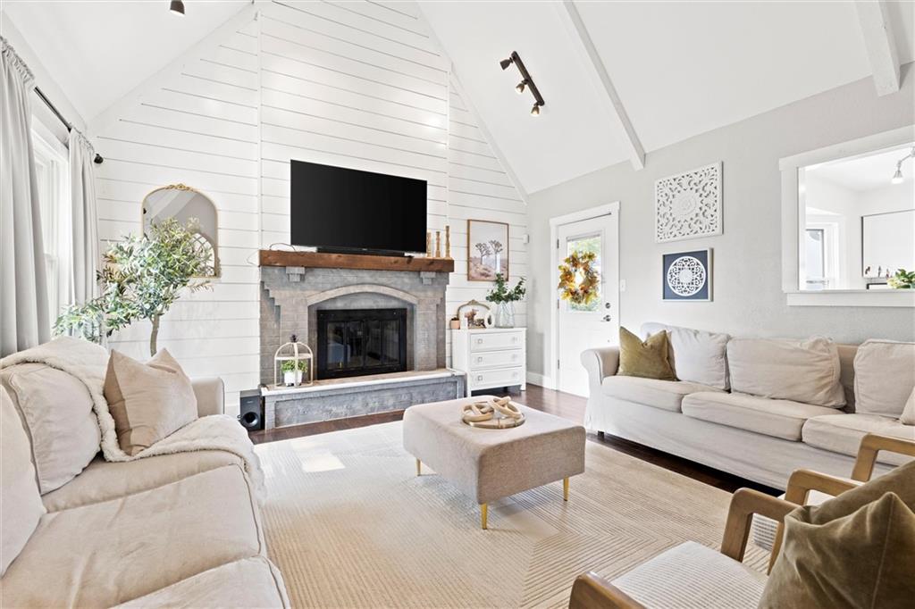 123rd Ter, Grandview, MO 64030