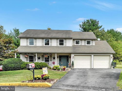 631 Lee St, ORWIGSBURG, PA, 17961-1531 | Card Image