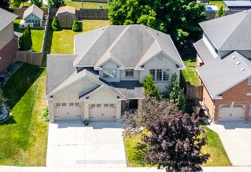286 Wieck Blvd, Kincardine, ON, N2Z0A8 | Card Image