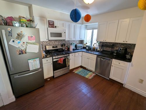 b-14 Market St, Cambridge, MA, 02139-1523 | Card Image