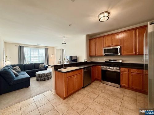 1305 Wharton Ct, Riverdale, NJ, 07457-1634 | Card Image