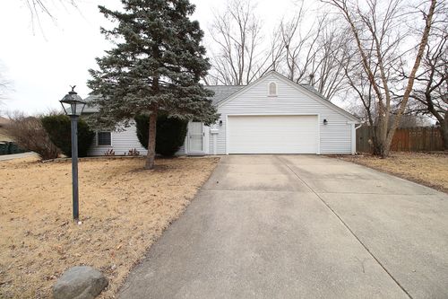 52 Ingleshire Road, Montgomery, IL, 60538 | Card Image