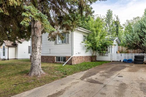 5115 48 Ave, Sylvan Lake, AB, T4S1G6 | Card Image