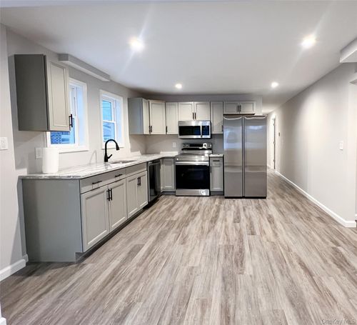 bottom-floor-800 Deer Park Avenue Spur Expy, North Babylon, NY, 11703 | Card Image