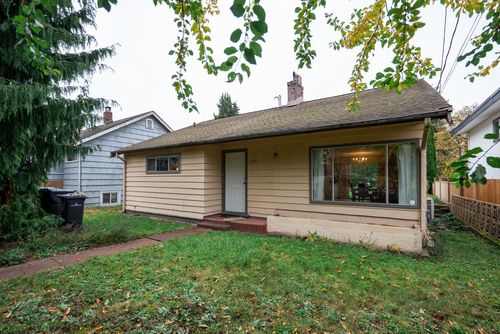 2006 Hamilton St, New Westminster, BC, V3M2P6 | Card Image