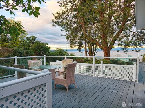 6513 Spencer Ln, Clinton, WA, 98236-9665 | Card Image