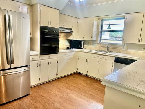 308 Iris Park Dr, Pineville, LA, 71360-4419 | Card Image