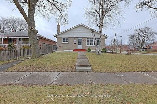 9 Guiness Ave, Etobicoke, ON, M9W3L1 | Card Image