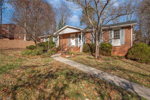 585 Ocala Dr, Winston Salem, NC, 27127-6703 | Card Image