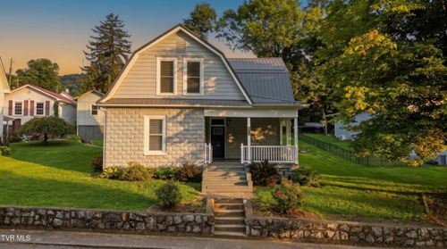 194 Park Street, Gate City, VA, 24251 | Card Image