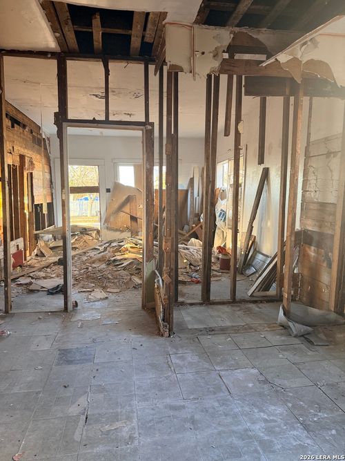 126 Stratford Ct, San Antonio, TX, 78223-2024 | Card Image