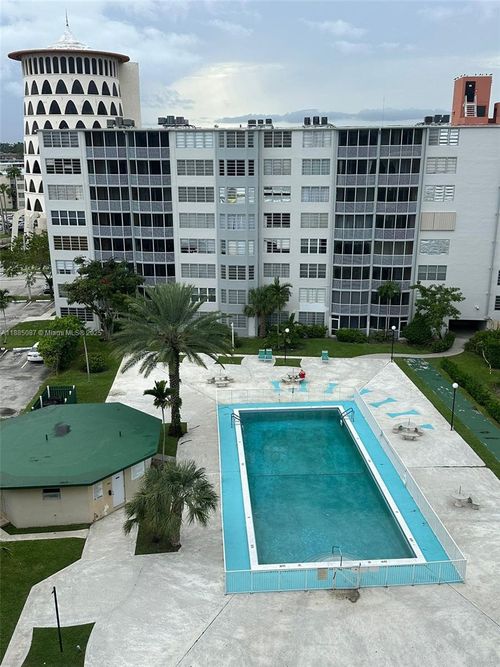 2-1780 Ne 191st St, Miami, FL, 33179-4285 | Card Image