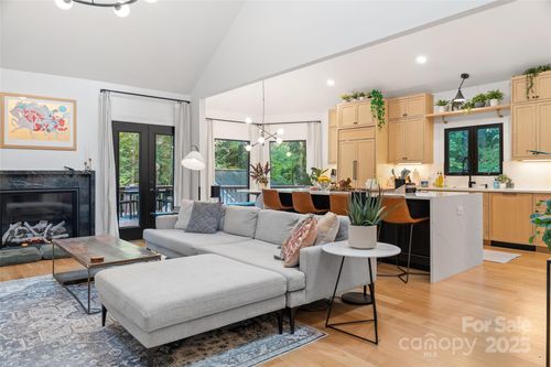 5123 Randolph Rd, Charlotte, NC, 28211-4006 | Card Image