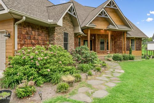 2220 Old Tusculum Rd, Greeneville, TN, 37745-0902 | Card Image