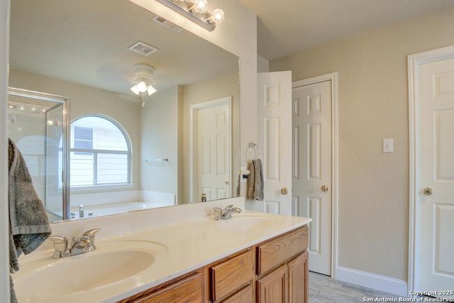 8747 Feather Trl, House other with 4 bedrooms, 3 bathrooms and null parking in Helotes TX | Image 24